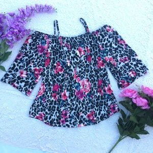 NEW🌸Floral Off-Shoulder Crop Sleeve Top- NWOT